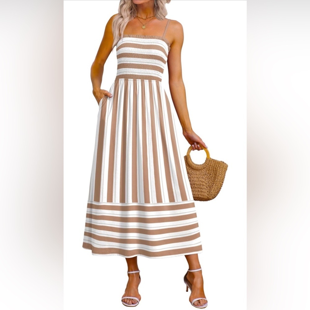 🆕Spaghetti Strap Maxi Dresses Smocked with Pockets